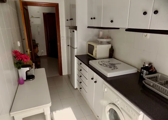 Con Piscina Y Tenis - Palace אחו