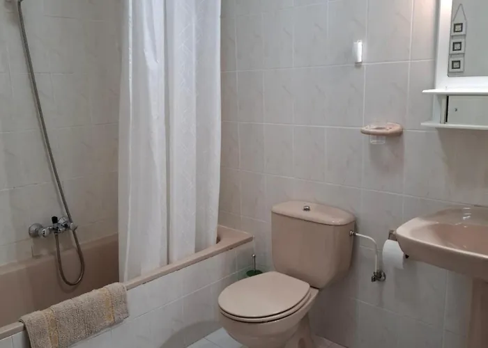 Con Piscina Y Tenis - Palace * אחו