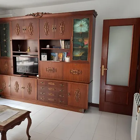 Con Piscina Y Tenis - Palace Ajo