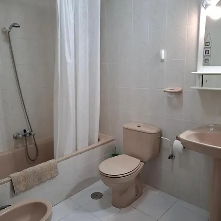 Con Piscina Y Tenis - Palace * Ajo