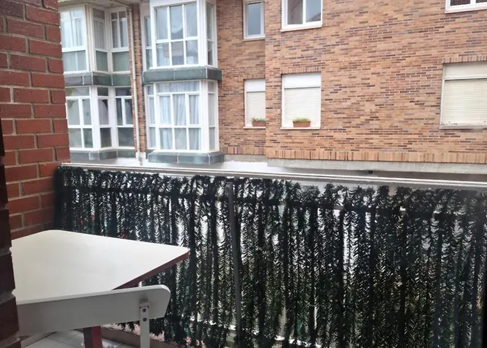 Con Piscina Y Tenis - Palace 阿霍