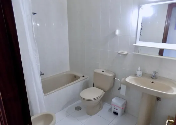 Con Piscina Y Tenis - Palace