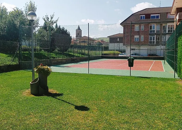 Con Piscina Y Tenis - Palace *